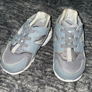 Grey Nike Hurraches